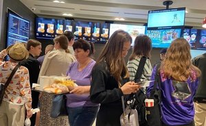 «Вкусно — и точка» возобновила работу более половины ресторанов