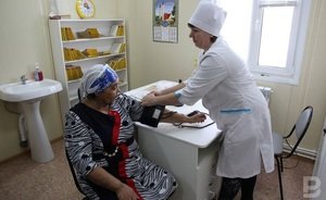 ЛДПР предложила отказывать в получении соцуслуг на дому больным с опасными заболеваниями