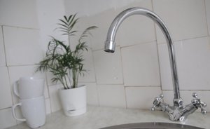 Из-за аварии на сетях «Водоканала» несколько домов Московского района Казани остались без воды