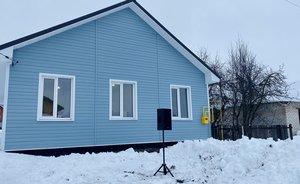 Многодетным погорельцам из Зеленодольского района Татарстана вручили ключи от нового дома