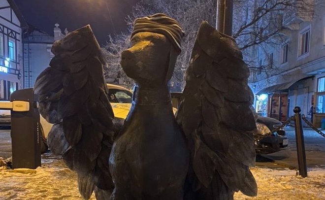 В центре Казани установили скульптуру, посвященную выброшенным животным