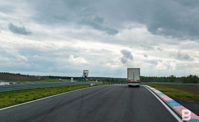 Дальнобойщик из Татарстана попал в крупную аварию в Саратовской области