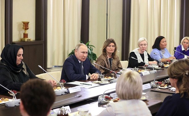 Итоги дня: Путин встретился с матерями военных, запрет беспилотников в Татарстане, Кудрин уходит в «Яндекс»