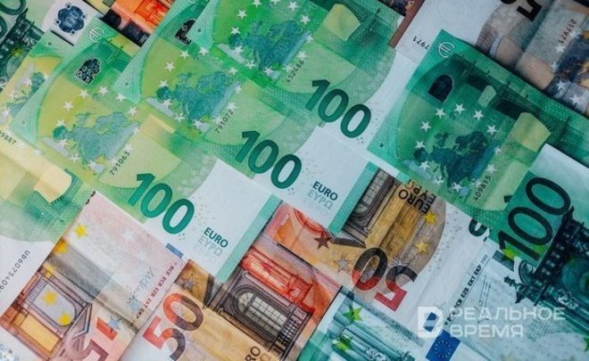Курс евро на Московской бирже опустился ниже 102 рублей