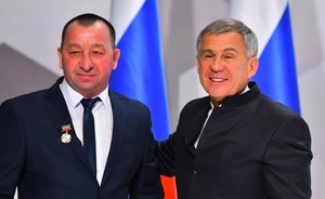 Сотрудник «Нижнекамскнефтехима» получил звание «Заслуженный химик РТ»