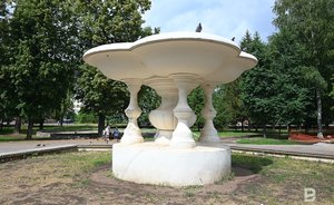 В Казани увезли на реставрацию чашу фонтана в сквере «Сад рыбака»