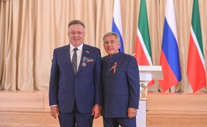 Раис Татарстана вручил орден «Дуслык» Ильшату Аминову