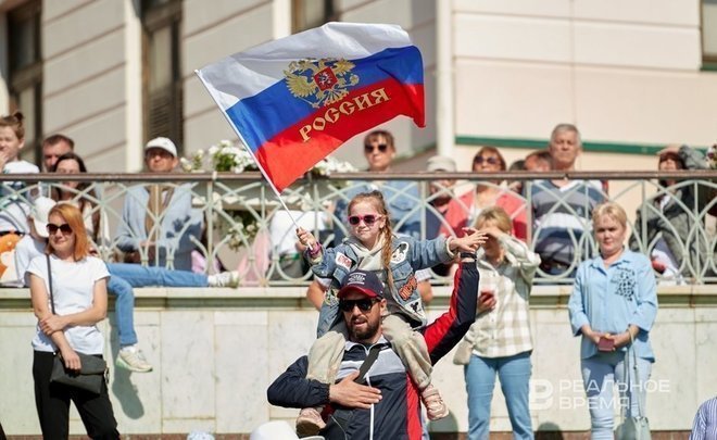 ВЦИОМ: 57% россиян гордятся гимном, флагом и гербом России