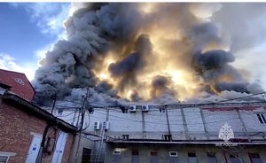 В Дагестане загорелся торговый центр