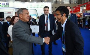 Раис Татарстана принял участие в открытии Китайской выставки высоких технологий