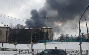 В Казани горит склад с резинотехническими изделями