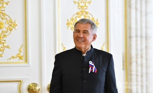 Рустам Минниханов поздравил Владимира Путина с днем рождения