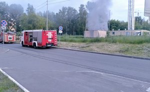 В Казани на улице Зур Урам загорелась трансформаторная подстанция