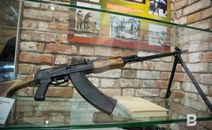 В России владельцев оружия могут обязать носить опознавательные знаки