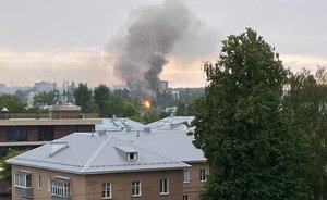 В казанских Дербышках загорелся автомобильный гараж