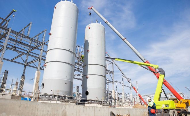 На строящемся производстве гексена НКНХ завершен монтаж первой партии оборудования