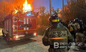 В центре Казани горит деревянный дом