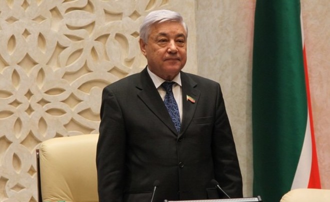 Мухаметшин призвал спасать тиражи печатных СМИ за счет авторов из районов