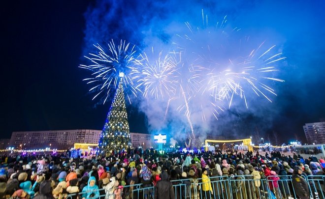 «Нижнекамскнефтехим» открыл новогоднюю площадку в парке Нефтехимиков