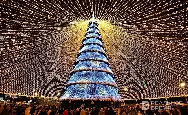 Основную новогоднюю иллюминацию в Казани могут оставить до марта