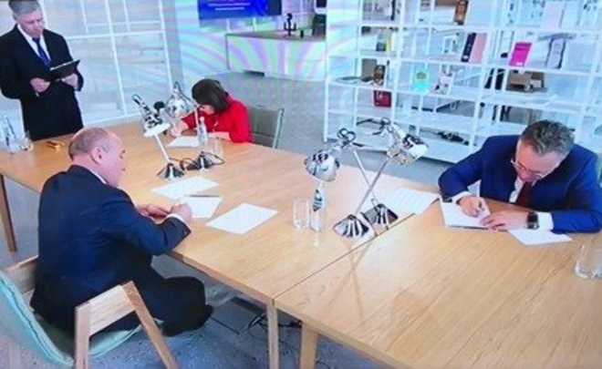 Марат Ахметов, Ильшат Аминов и Ленария Муслюмова приняли участие в «Татарча диктант»