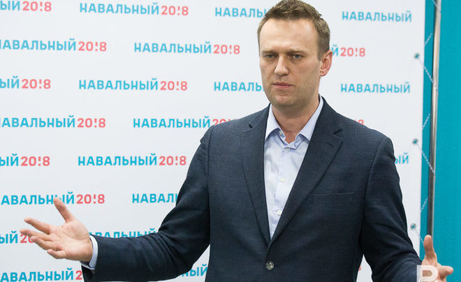 За неповиновение полиции Навального арестовали на 15 суток