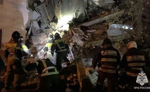 Итоги дня: обрушение дома в Астрахани, финны блокируют грузопоток с РФ, ресторатор Орлов объявлен в розыск