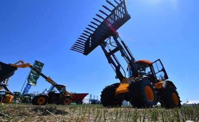 Минниханов призвал не только покупать новую сельхозтехнику, но и ремонтировать старую