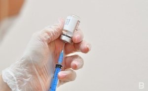 Песков заявил, что в России постоянно ведется работа над расширением производства вакцин