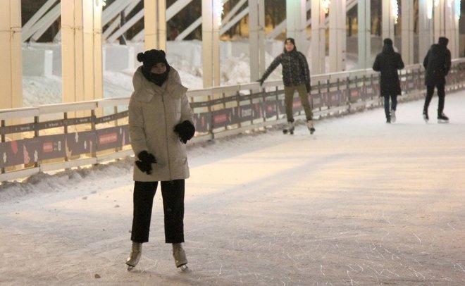 Завтра каток в парке «Черное озеро» будет работать по измененному графику