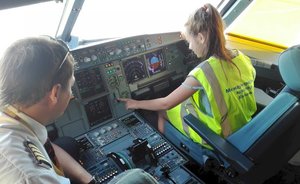 В России врачей предложили включать в экипажи пассажирских самолетов