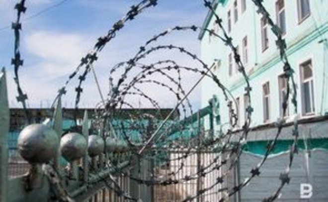 В Татарстане зэк пытался придушить охранника колонии