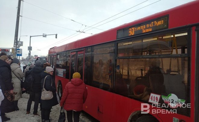 Пассажиров автобуса №90 в Казани высадили на Горках из-за пробок в Куюках