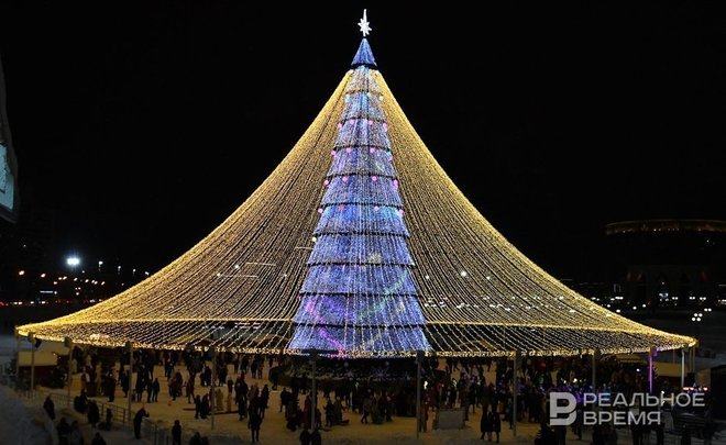 Главную елку Казани восстановят за 12 млн рублей