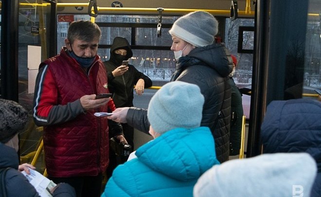 Перевозчики Казани подадут в суд после простоев автобусов из-за пассажиров без QR-кодов