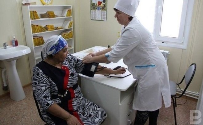 Путин анонсировал доплаты соцработникам