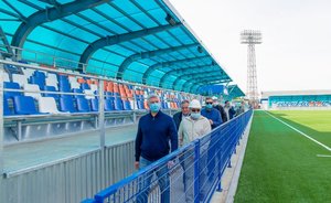 Руководство «Нижнекамскнефтехима» оценило ход строительства футбольного стадиона