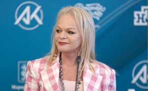 Лариса Долина получила 1,6 млн рублей за выступление на «Аксенов-фесте» в Казани