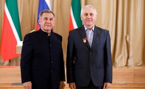 Аппаратчик «Нижнекамскнефтехима» удостоен знака отличия «За наставничество»