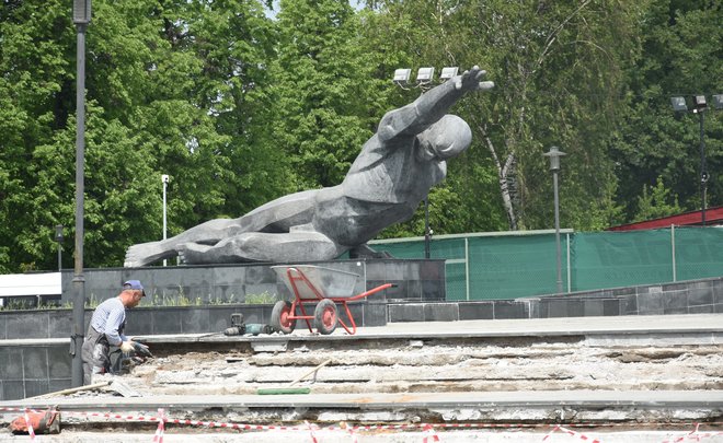 В Казани реконструируют мемориальный комплекс возле парка Горького