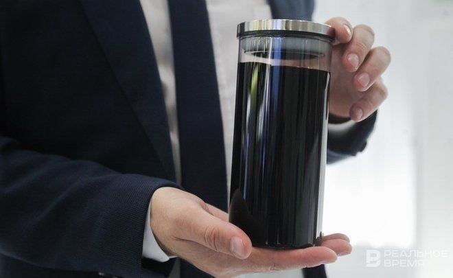 Глава Chevron заявил, что Россия продолжает снабжать нефтью мировой рынок