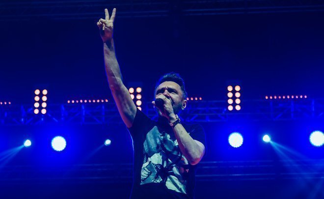 Шнуров не будет менять слова песни про выборы