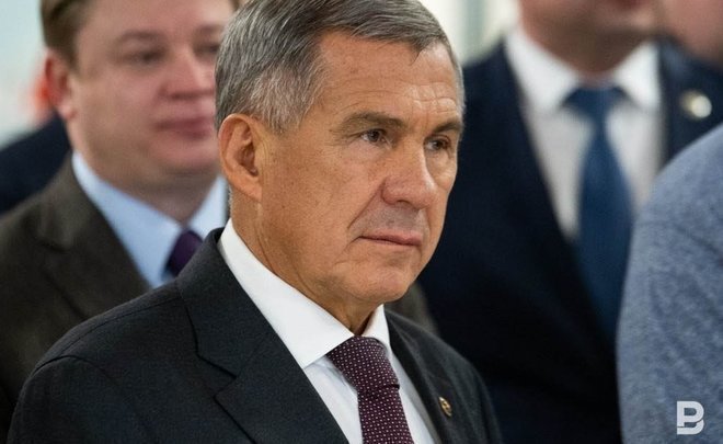 Минниханов объявил президентские благодарности начальнику полиции Татарстана и артисту Казанского ТЮЗа