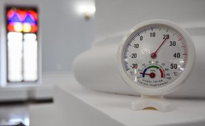 В Нижнекамске устраняют последствия коммунальной аварии, которая произошла утром