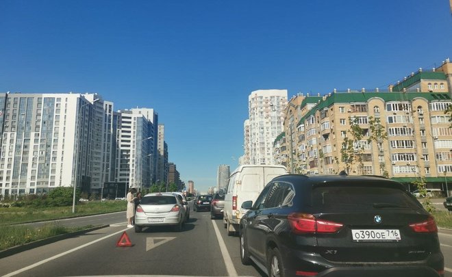 В Казани из-за аварии на ул. Чистопольской образовалась пробка