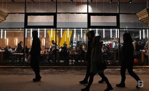 Психолог объяснил, как подготовиться к выходу на работу после новогодних праздников