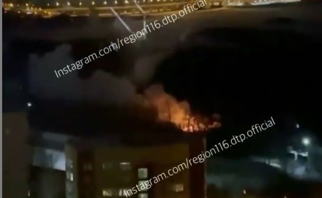 В Советском районе Казани горит дачный дом, есть пострадавшие