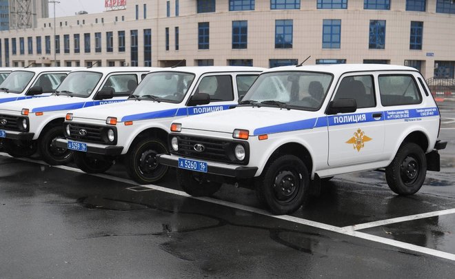 Рустам Минниханов вручил участковым ключи от 29 новых служебных машин