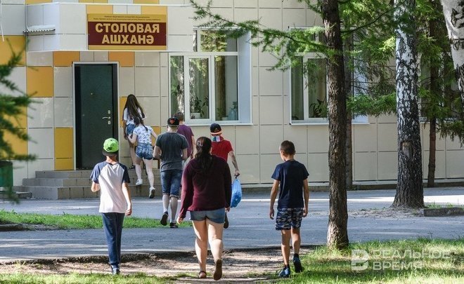 Рустам Минниханов поручил держать на контроле вопросы безопасного пребывания детей в лагерях