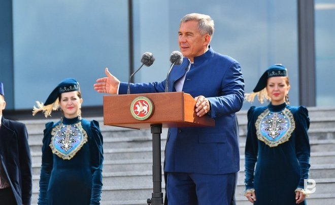 Рустам Минниханов поздравил татарстанцев с Днем родного языка и 137-летием со дня рождения Габдуллы Тукая